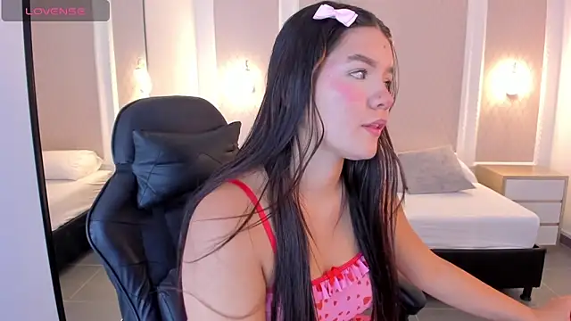 Snapshot of malu_03x chatting on 10-22-25, 02:34 malu 03x online show from 10-22-25, 02:34