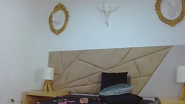 amanda ramirez online show from 10-23-25, 08:29