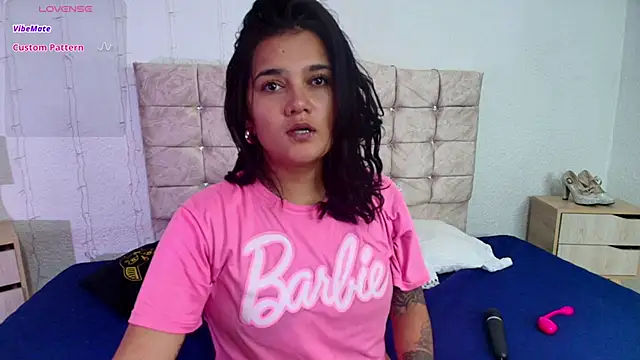 mia traveluxe online show from 12-02-25, 04:29