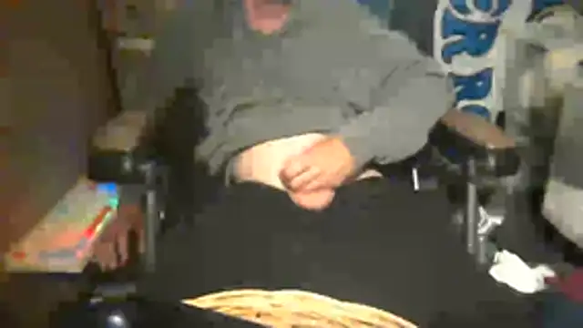 Lovyourpuss online show from 06-14-26, 08:33