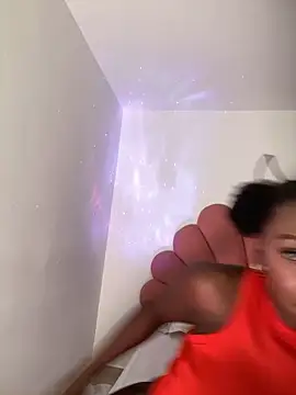 alissradiante1 online show from 10-30-25, 03:41