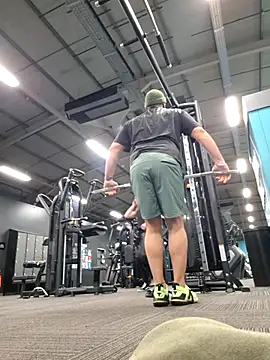 Snapshot of CloudyMuscleBeefy chatting on 12-21-25, 12:29 CloudyMuscleBeefy online show from 12-21-25, 12:29