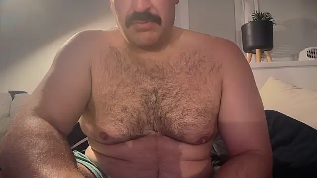 Snapshot of CloudyMuscleBeefy chatting on 04-14-26, 12:16 CloudyMuscleBeefy online show from 04-14-26, 12:16