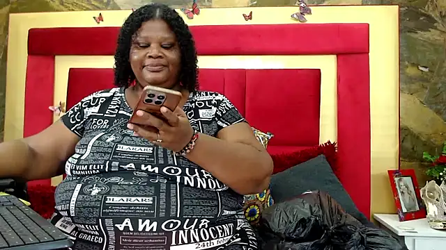 Snapshot of Exoticbigmandy chatting on 02-11-26, 08:47 Exoticbigmandy online show from 02-11-26, 08:47