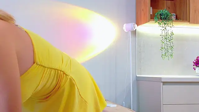 StarrShinee online show from 09-20-25, 02:45