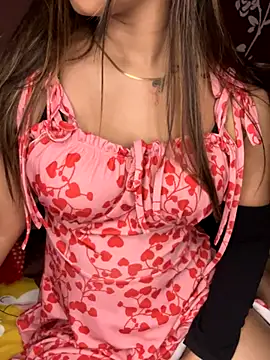 Snapshot of Scarlett_1819 chatting on 12-21-25, 05:09 Scarlett 1819 online show from 12-21-25, 05:09