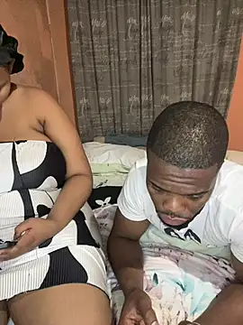 Snapshot of naughty_thick chatting on 10-28-25, 06:21 naughty thick online show from 10-28-25, 06:21