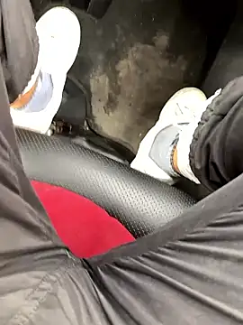 Snapshot of USUARIO-23 chatting on 01-19-26, 02:43 USUARIO-23 online show from 01-19-26, 02:43