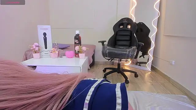 Snapshot of ocean_tay chatting on 09-27-25, 12:10 ocean tay online show from 09-27-25, 12:10