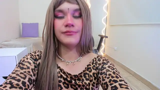 Snapshot of ocean_tay chatting on 10-20-25, 03:56 ocean tay online show from 10-20-25, 03:56