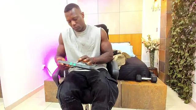 MarcusBlack  online show from 04-10-26, 12:10