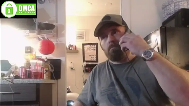 Snapshot of Thumper_ss chatting on 11-28-25, 06:32 Thumper ss online show from 11-28-25, 06:32