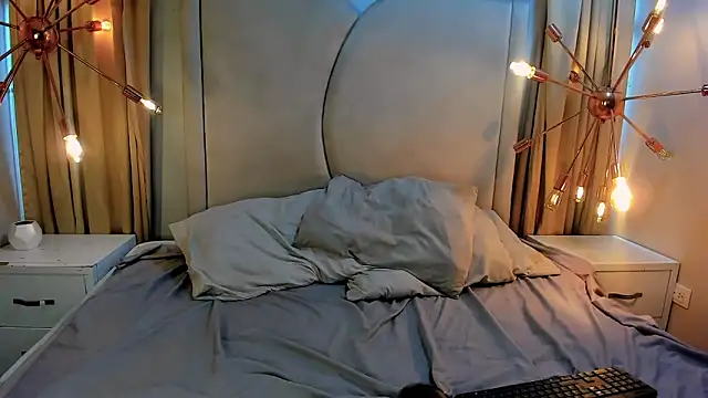 Snapshot of Anittatoro_ chatting on 10-23-25, 06:50 Anittatoro online show from 10-23-25, 06:50