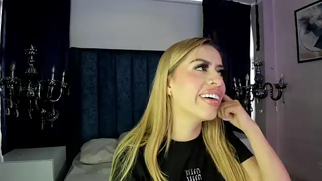 Snapshot of Anittatoro_ chatting on 11-12-25, 07:24 Anittatoro online show from 11-12-25, 07:24