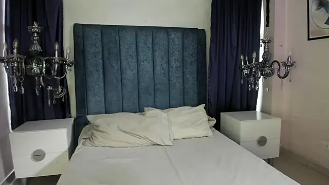 Snapshot of Anittatoro_ chatting on 11-25-25, 07:03 Anittatoro online show from 11-25-25, 07:03