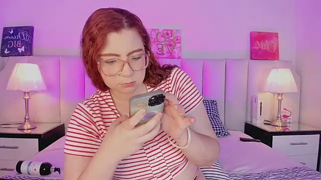 lizy portman online show from 10-18-25, 10:21