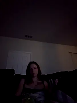 Snapshot of superlonelygirl04 chatting on 11-05-25, 03:39 superlonelygirl04 online show from 11-05-25, 03:39