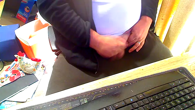 latexsub75 online show from 07-27-26, 11:01