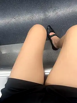 xiaoyuan01 online show from 10-04-25, 08:12