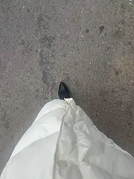 xiaoyuan01 online show from 12-04-25, 01:26