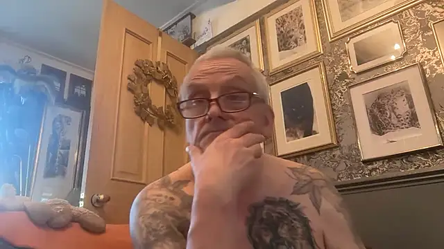 Snapshot of poggles chatting on 02-16-26, 03:19 poggles online show from 02-16-26, 03:19