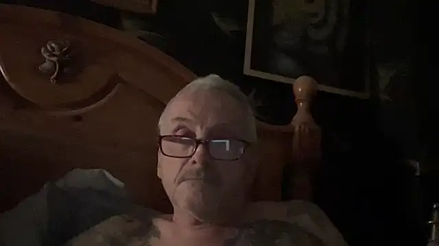 Snapshot of poggles chatting on 02-26-26, 07:57 poggles online show from 02-26-26, 07:57