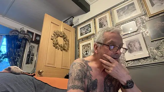 poggles online show from 03-24-26, 06:07