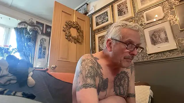 poggles online show from 03-26-26, 03:28