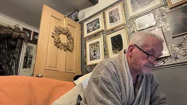 poggles online show from 04-06-26, 08:43