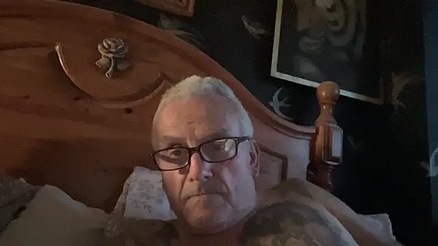 poggles online show from 04-25-26, 07:33