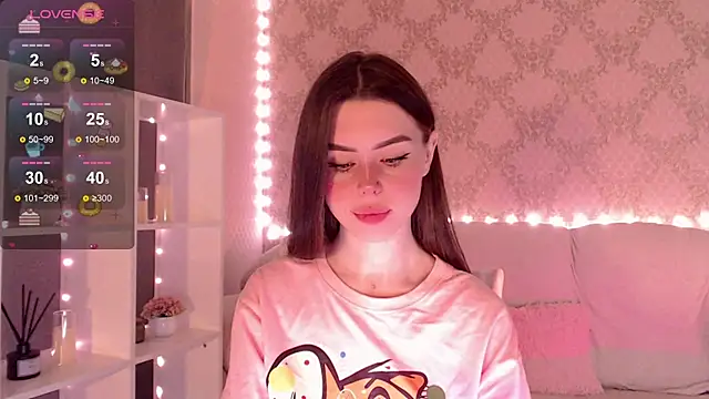 Snapshot of HolyMiax chatting on 10-23-25, 03:50 HolyMiax online show from 10-23-25, 03:50