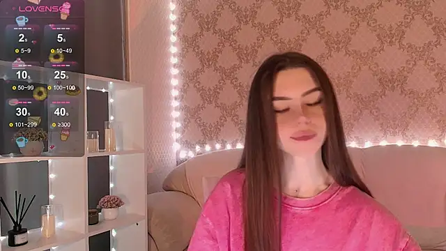 Snapshot of HolyMiax chatting on 11-20-25, 03:28 HolyMiax online show from 11-20-25, 03:28