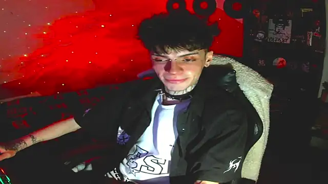 Snapshot of prince_x_dark chatting on 09-19-25, 03:52 prince x dark online show from 09-19-25, 03:52