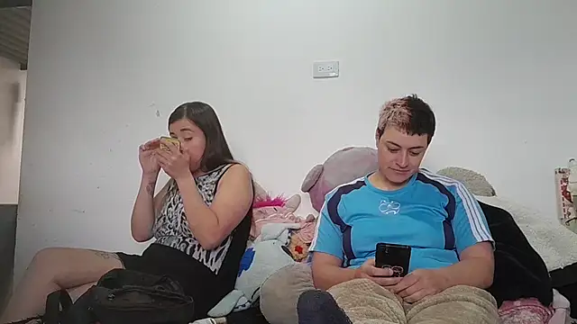 Snapshot of twodoo chatting on 10-31-25, 04:30 twodoo online show from 10-31-25, 04:30