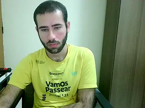 Snapshot of fthrfthr chatting on 10-18-25, 02:58 fthrfthr online show from 10-18-25, 02:58