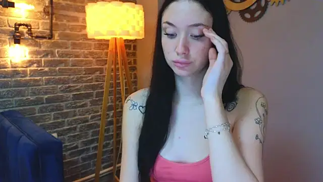 Snapshot of Ivanna__Rose chatting on 11-11-25, 04:01 Ivanna Rose online show from 11-11-25, 04:01