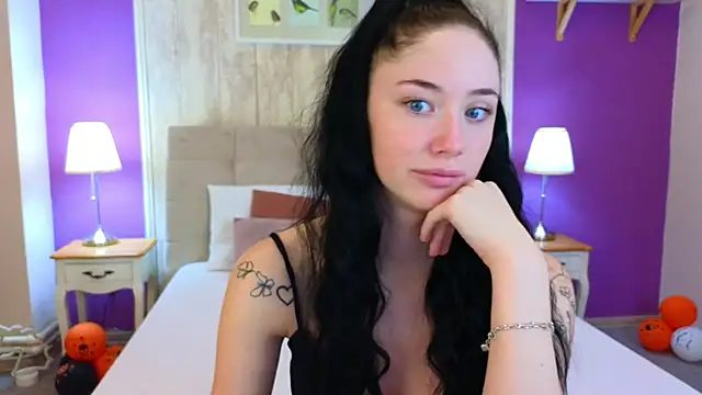 Snapshot of Ivanna__Rose chatting on 11-20-25, 05:18 Ivanna Rose online show from 11-20-25, 05:18