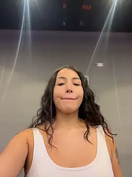 BelleXBeast online show from 04-19-26, 08:22