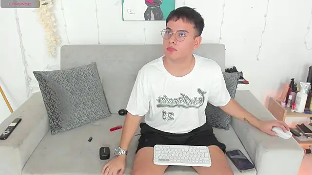 Young Ben online show from 06-08-26, 01:55