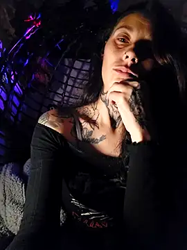 Snapshot of DarkAngelz1 chatting on 10-20-25, 01:17 DarkAngelz1 online show from 10-20-25, 01:17