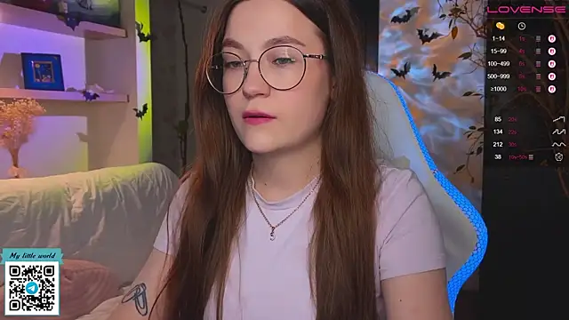 mia here online show from 10-30-25, 12:39