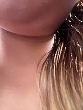 sara calderon online show from 10-24-25, 01:18