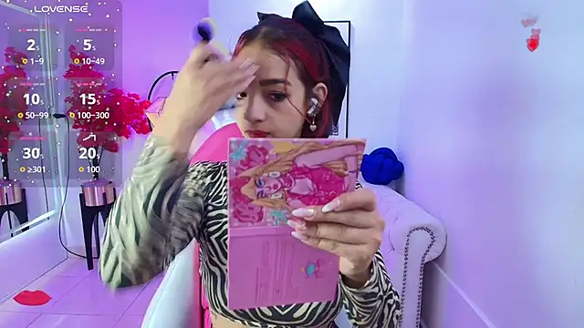 Snapshot of Katty_rounds chatting on 11-28-25, 12:41 Katty rounds online show from 11-28-25, 12:41