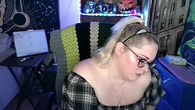 Kinky Witch online show from 05-15-26, 06:37