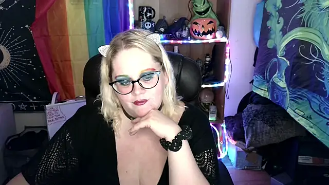 Snapshot of Kinky_Witch chatting on 06-14-26, 10:12 Kinky Witch online show from 06-14-26, 10:12
