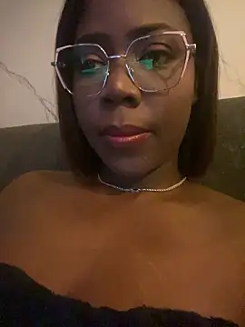 Snapshot of Alexia_24 chatting on 05-17-26, 04:54 Alexia 24 online show from 05-17-26, 04:54