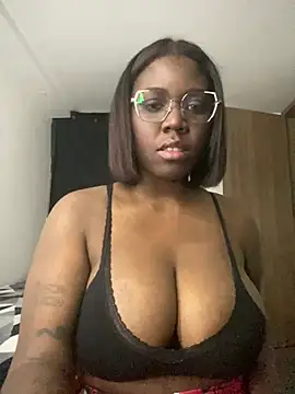Snapshot of Alexia_24 chatting on 05-24-26, 05:12 Alexia 24 online show from 05-24-26, 05:12
