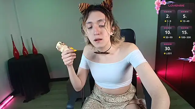 Axel-xoxo online show from 10-18-25, 01:41