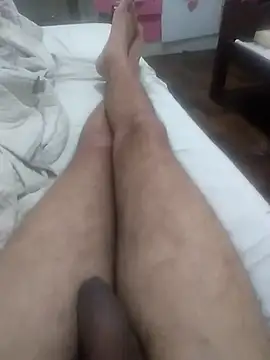 GuilhermeYuree online show from 10-17-25, 04:26