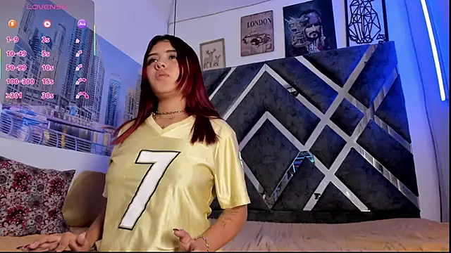 Snapshot of lizzylizzy4 chatting on 10-15-25, 03:50 lizzylizzy4 online show from 10-15-25, 03:50